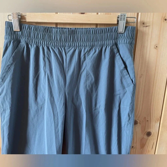 The North Face Girls Capri- Large - Picture 2 of 7